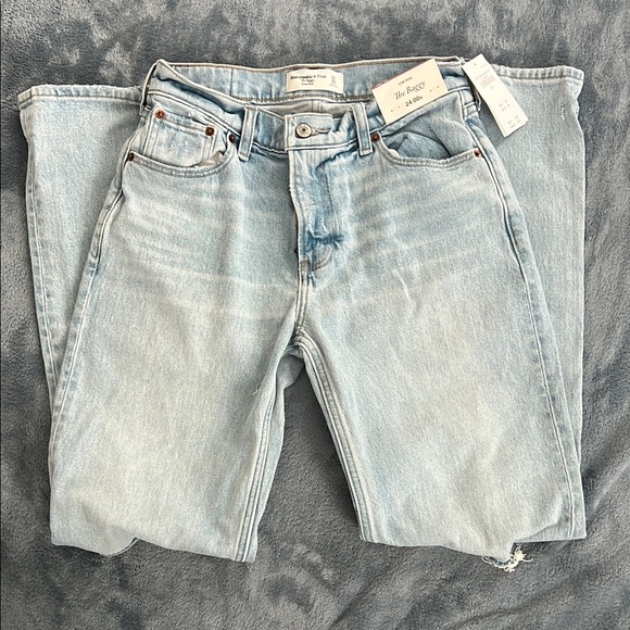 Abercrombie & Fitch Denim - NWT Abercrombie low rise jeans